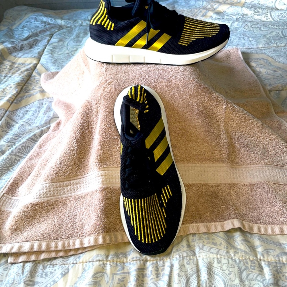Adidas Sneakers